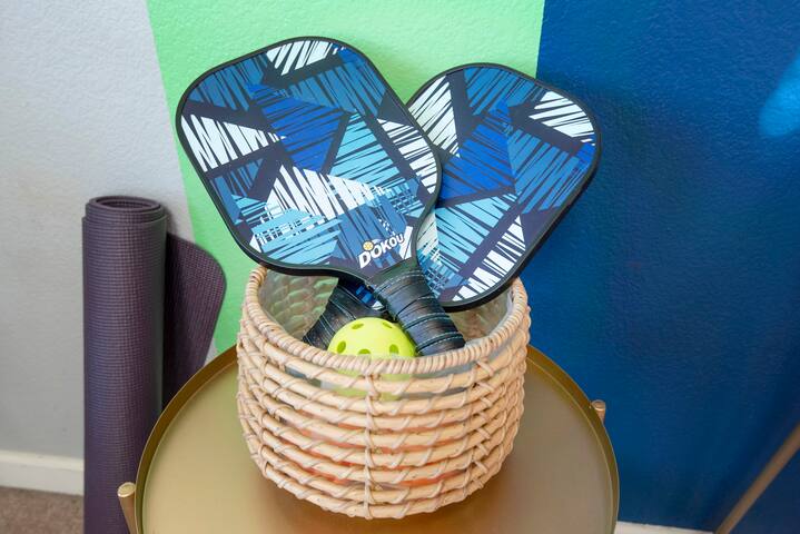 Walk to Huston Lake | 2 king beds | pickleball gallery image 5