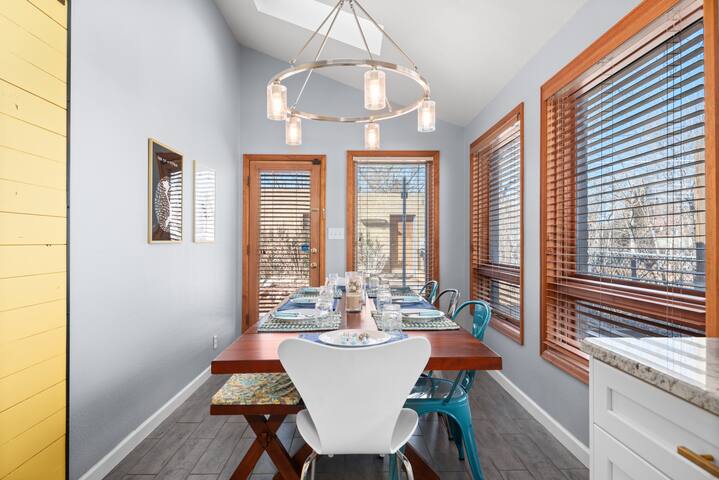 Walk to Huston Lake | 2 king beds | pickleball gallery image 3