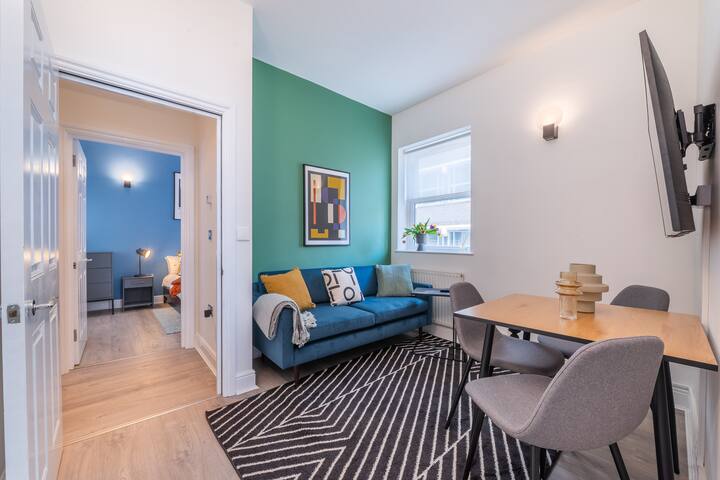 Stay Kula Tower Bridge – Classic Two Bedroom gallery image 2