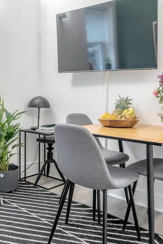 Stay Kula Tower Bridge – Superior Two Bedroom gallery image 4