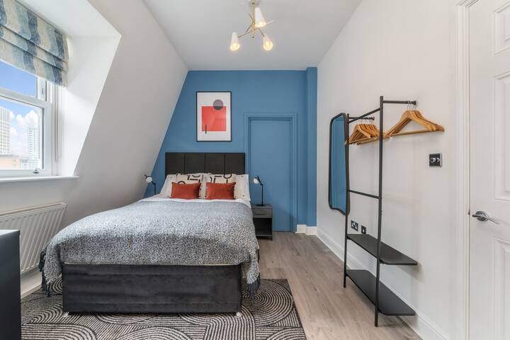 Kula Tower Bridge – Premium Two Bedroom gallery image 2