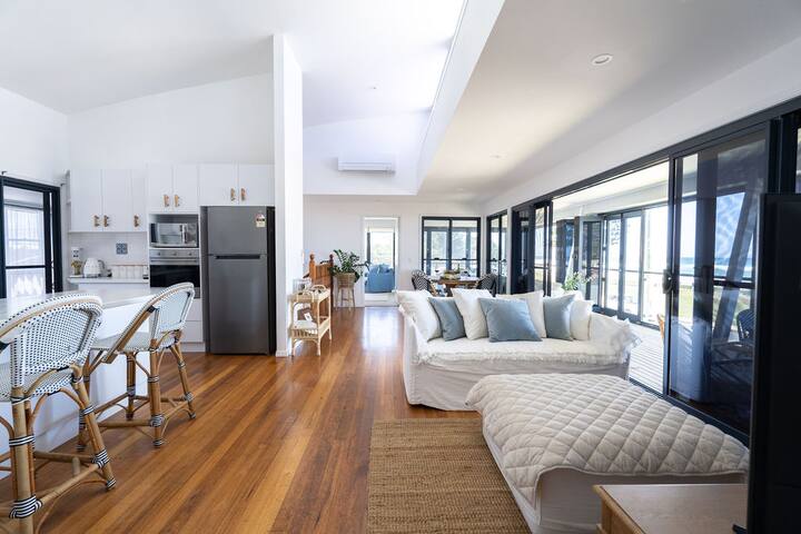 Pacific House gallery image 5