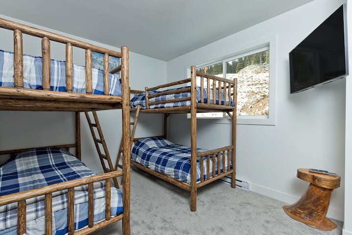 Silné drevené poschodové postele