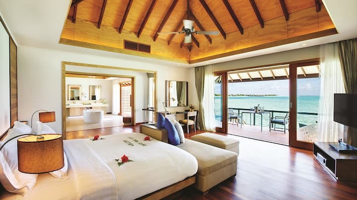 Water Villa With Private Pool & Floating Breakfast - Maldives
