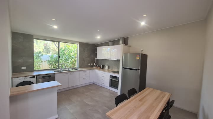 Oasisguesthouse - Private Retreat With Pool - Adventure World, Bibra Lake