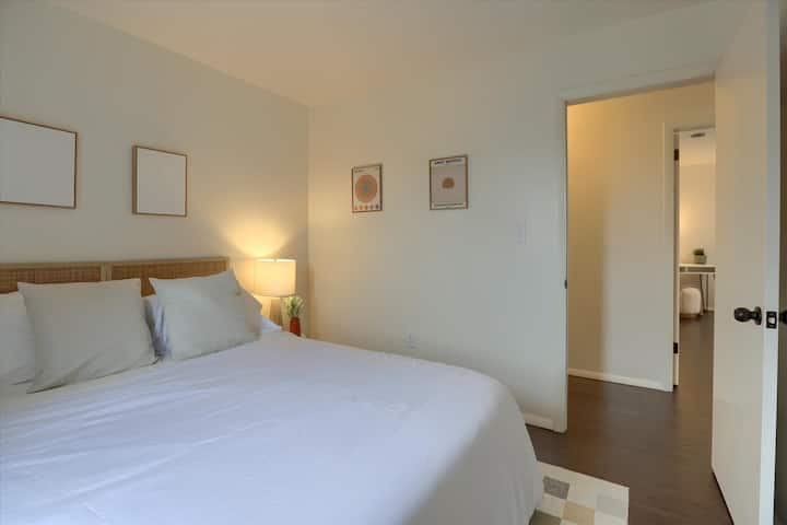 Საძინებელი 2 - საწოლი 152 × 203 სმ