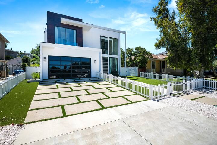 The Modern Serenity Retreat gallery image 4