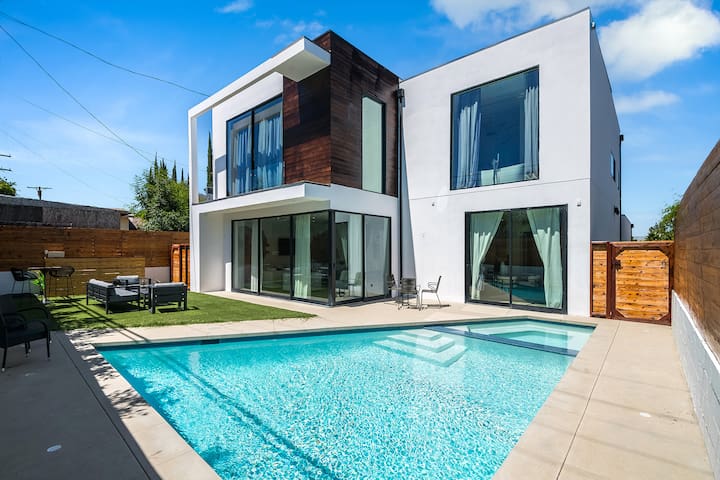 The Modern Serenity Retreat