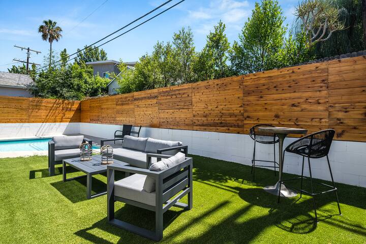 The Modern Serenity Retreat gallery image 3