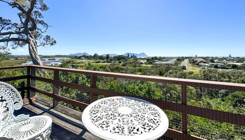 Pōhutukawa House, Ruakacaus