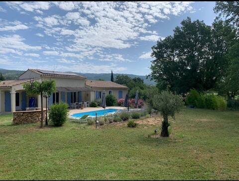 House . villa without vis-à-vis