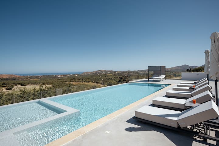 Skyline Villa II, By Hellocrete