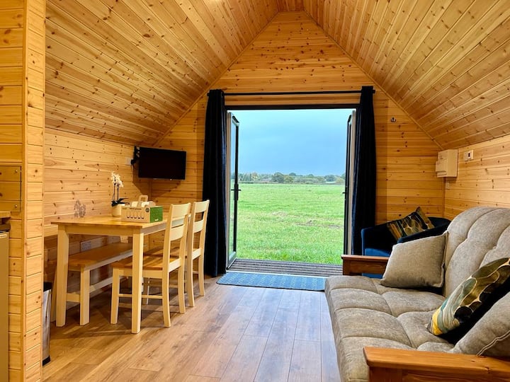 Harlequin Cabin In Rural Sussex - Kent