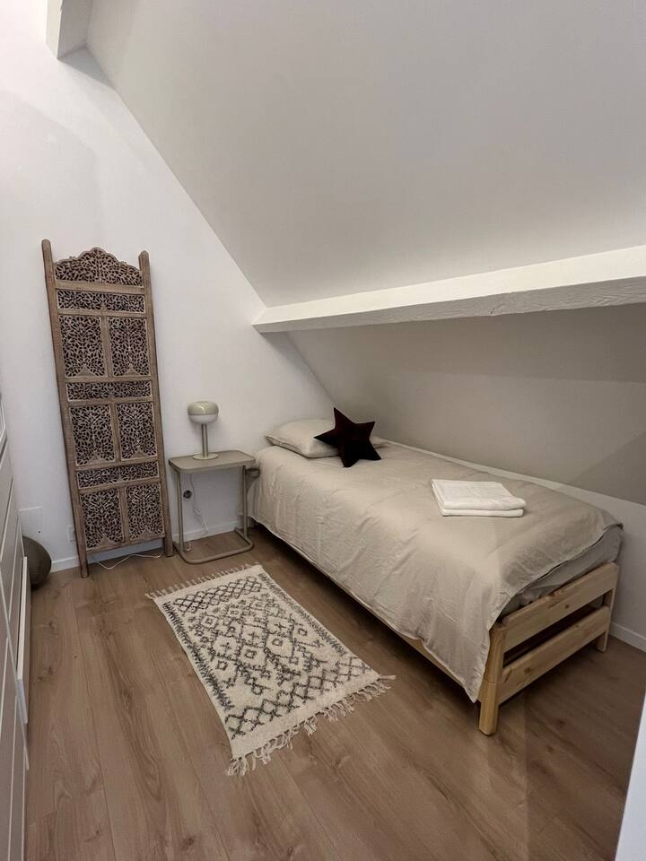 Dhomë gjumi 2
