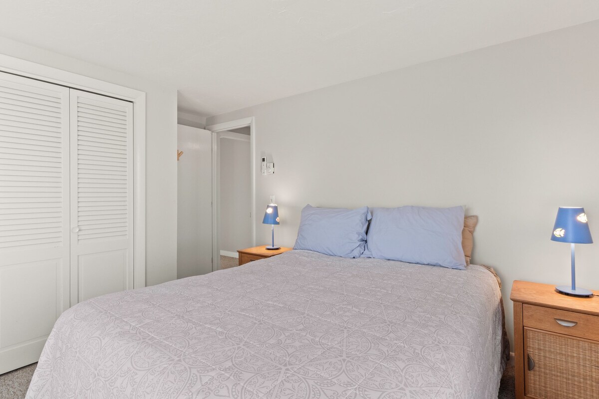 غرفة نوم 1 بسرير بحجم كبير