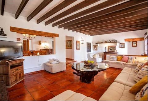 Anuncio de Airbnb popular: Casa Linda Ibiza en Sant Josep De Sa Talaia