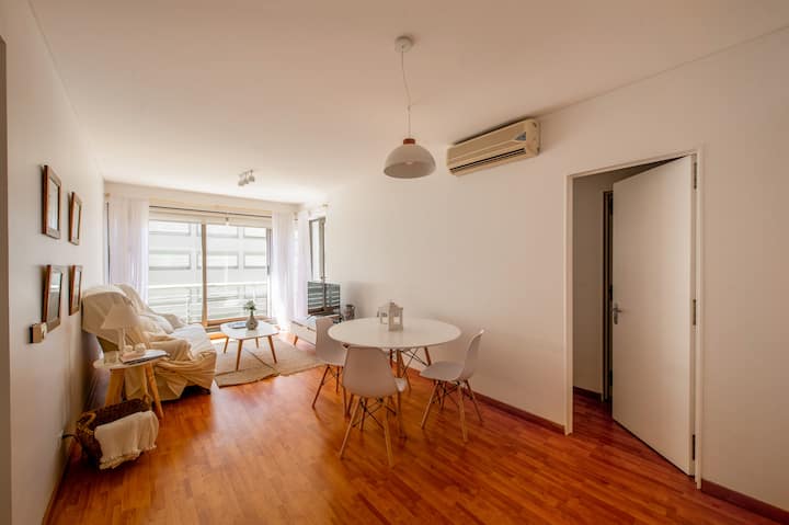 Apartamento de dois ambientes com varanda em Puerto Madero