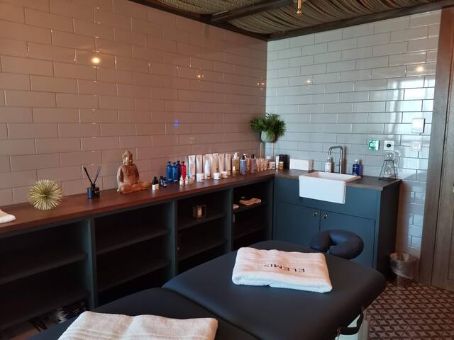 Centrally Located in Canary Wharf with Gym gallery image 4