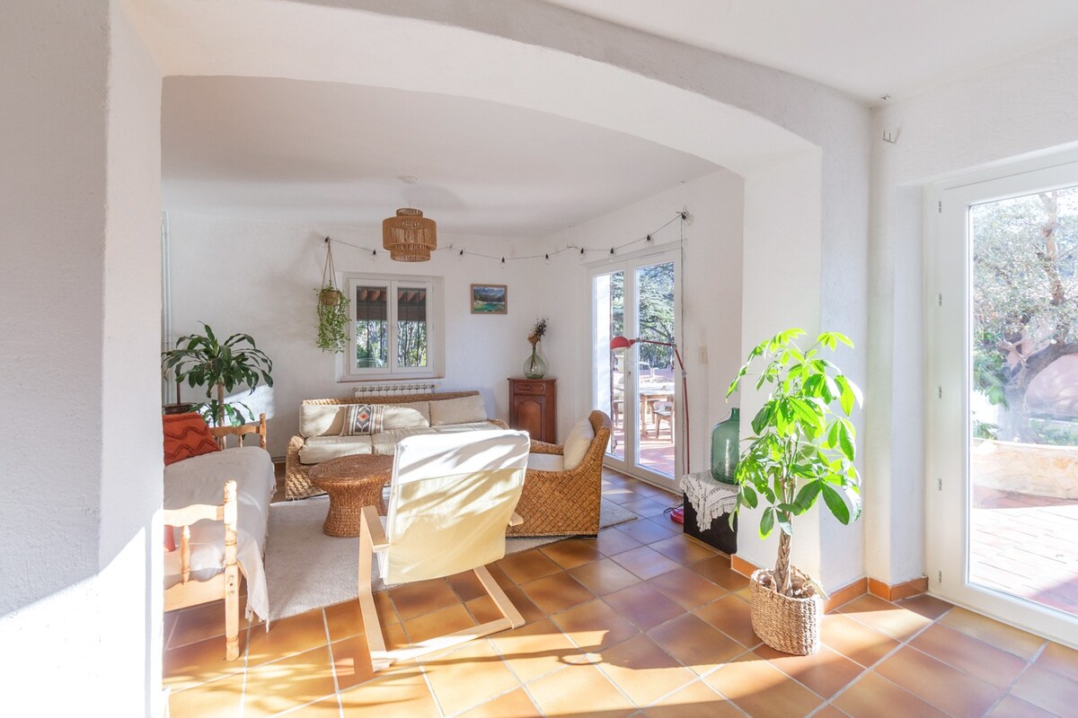 Annonce Airbnb populaire: Villa L'Olivier des Calanques à La Ciotat