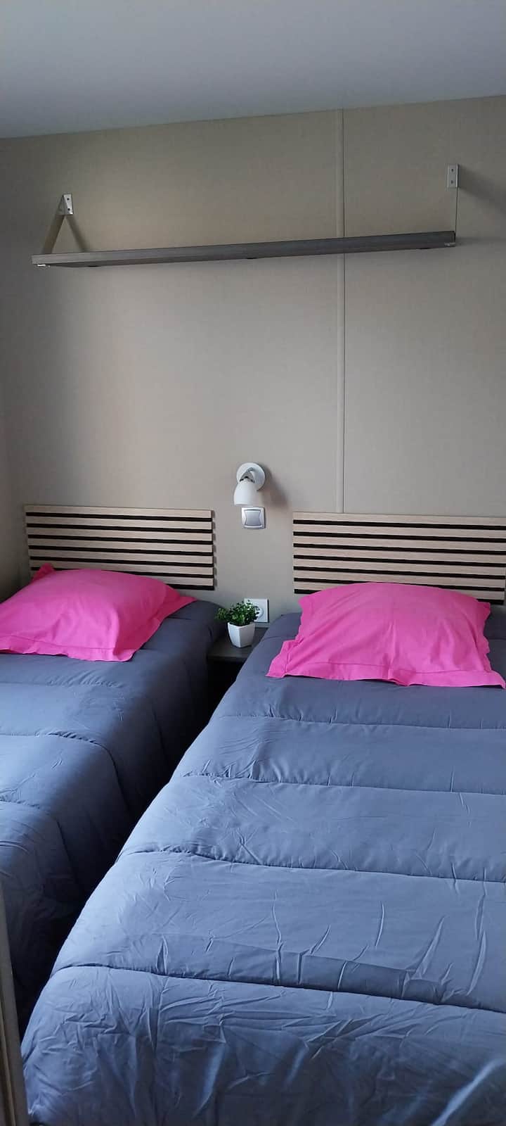 Spálňa 3, 
2 jednolôžka