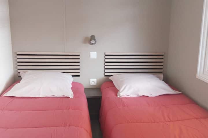 Spálňa 2,
2 jednolôžka