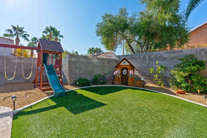 5BR Escape: BBQ, Heated Pool & Games gallery image 4