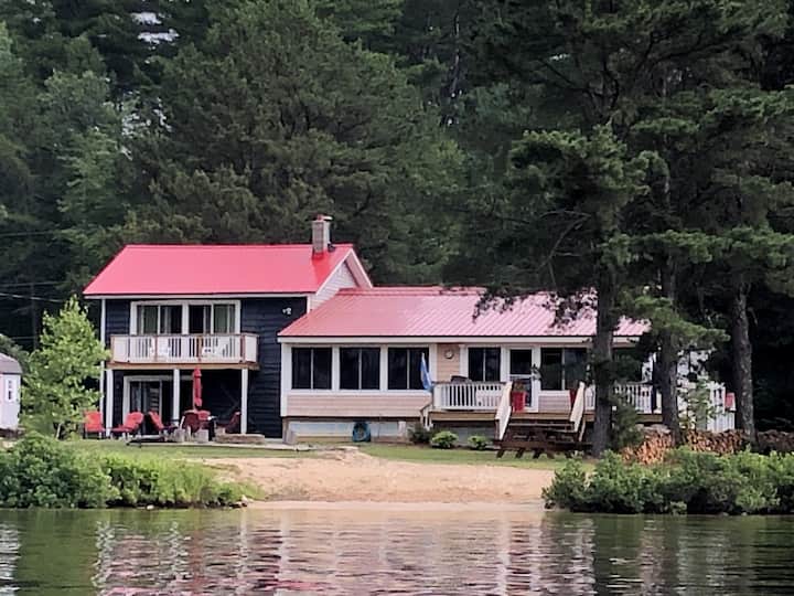 Lakefront, Newly Renovated Home - Ossipee, NH