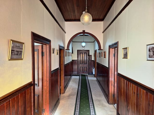 Zeehan House of Leisure