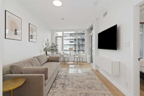 Successful Airbnb property: Modern 1BR Condo by Seawall + Parking & SkyTrain in Mount Pleasant