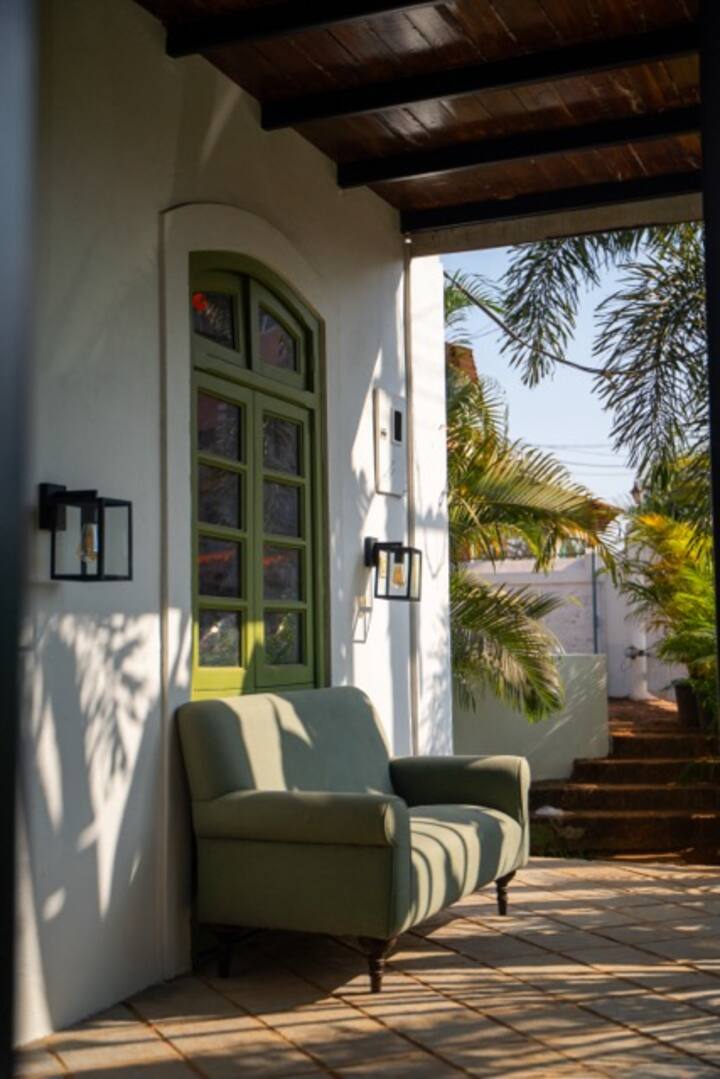Exterior image 5