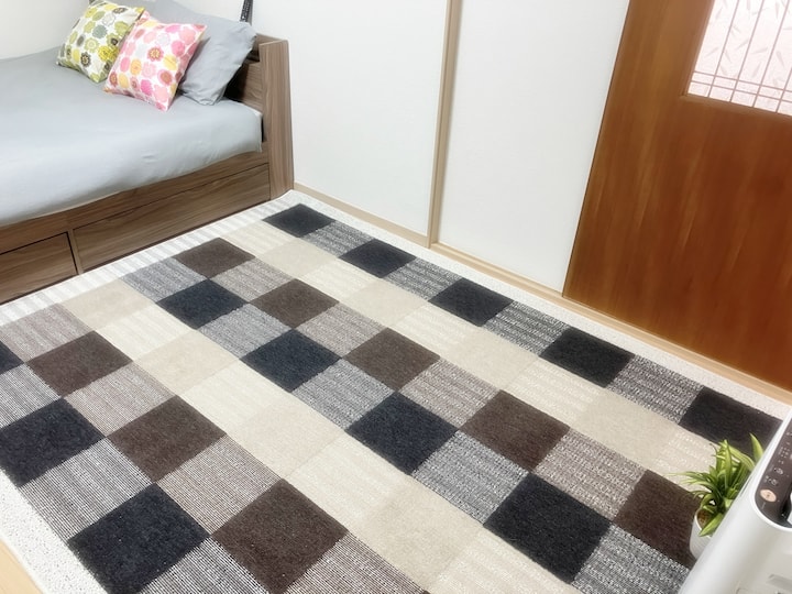 双人床旁边的空间。
您可以在这里摆放一套日式床垫。