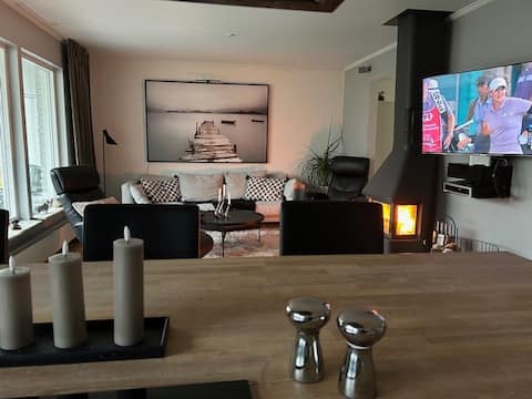 Top Airbnb: Nice house with hot tub! in Täby