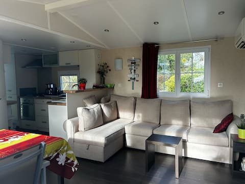 Top performing Airbnb: Bungalow 50 m from the sea in Plouescat