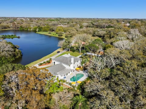 Fall Escape 7BR Lux Lake Villa Pool, Golf, Firepit