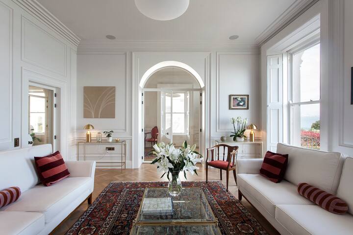 Elegant Period waterside home gallery image 2