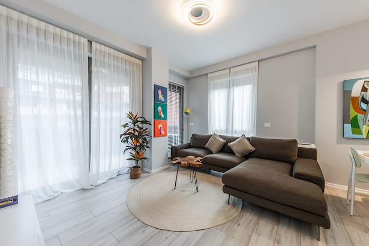 The Funky Apartment | Free Parking & Balcony - Tirana