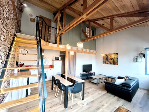 At the foot of the Vines