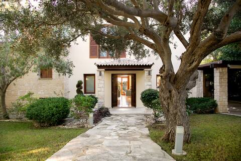 Aphrodite Hills Rentals - 5 Bedroom Superior Villa