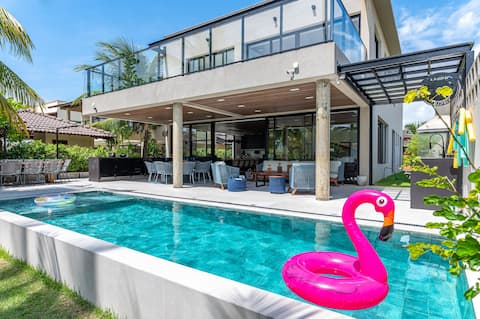 7 En-suites Praia de Muro Alto with Cook