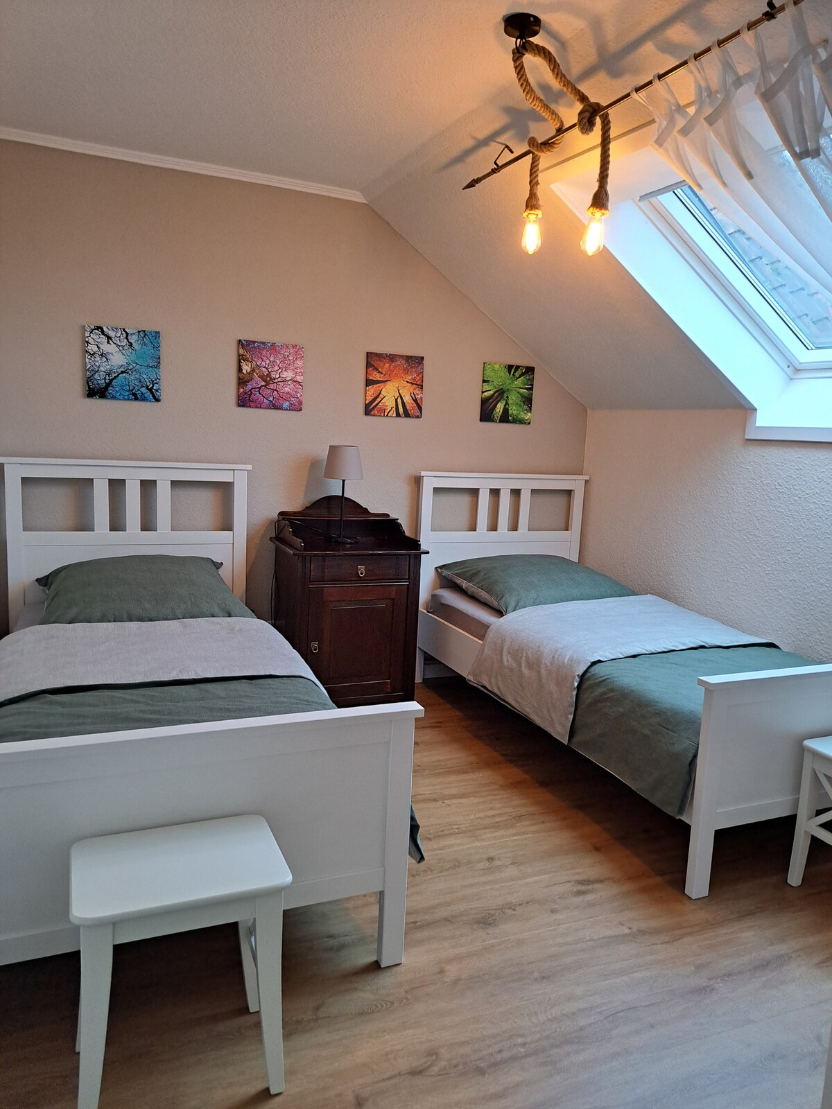 Dhomë gjumi me krevate dopio.