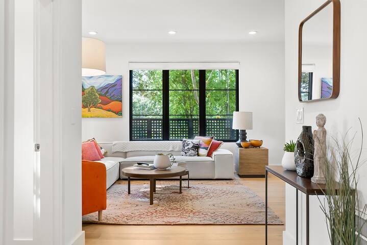 Menlo Park Luxe Modern Haven gallery image 5