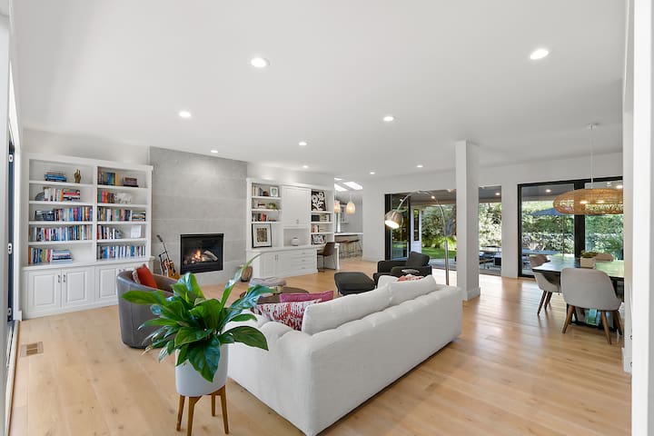 Menlo Park Luxe Modern Haven