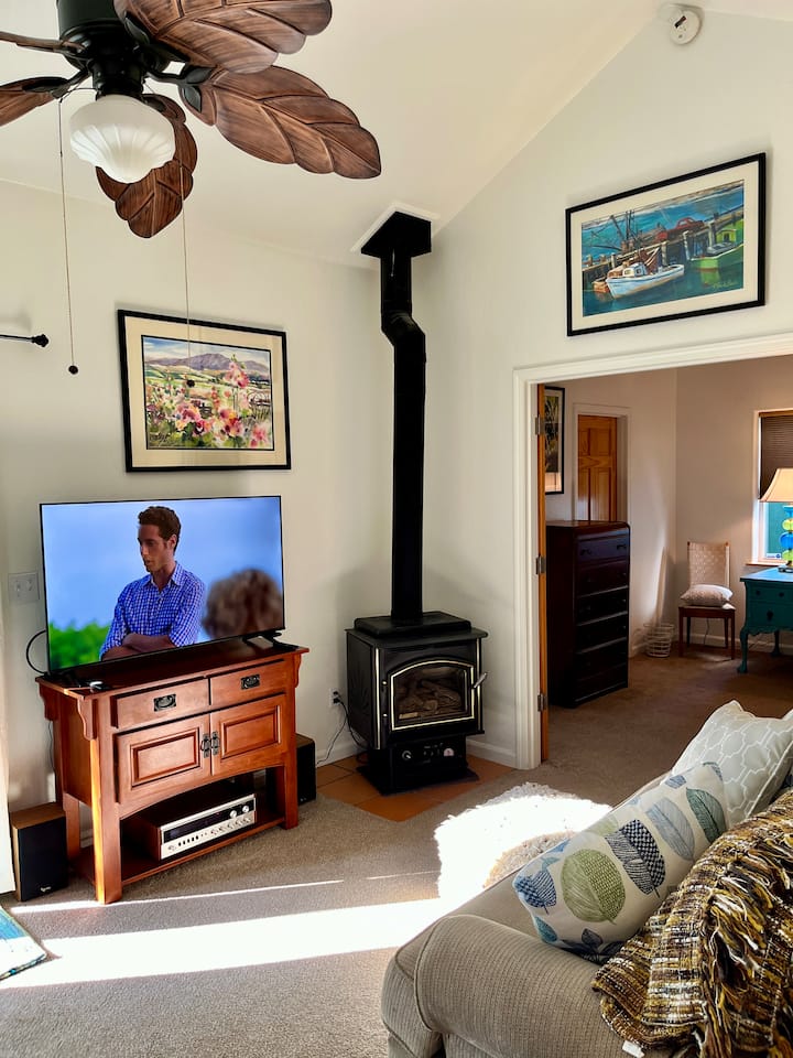 Charming Casa For 2 Most Comfy King Bed W. Garage - Susanville, CA