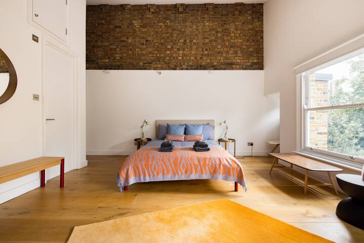 Exceptional Notting Hill home gallery image 4