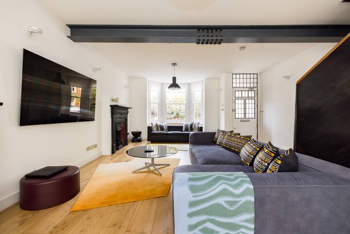 Exceptional Notting Hill home gallery image 3