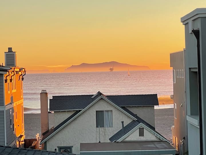 Just A Few Steps To The Beach - Oxnard