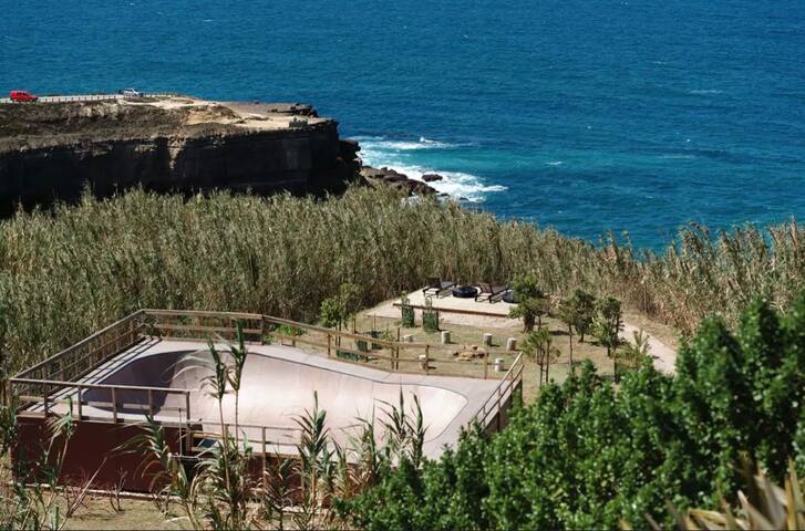 Beachfront house with tennis court gallery image 4