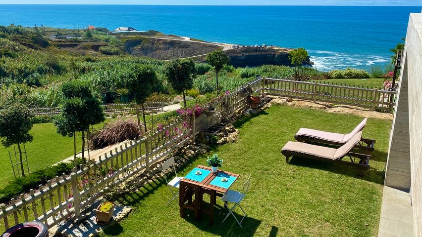 Beachfront house with tennis court gallery image 3