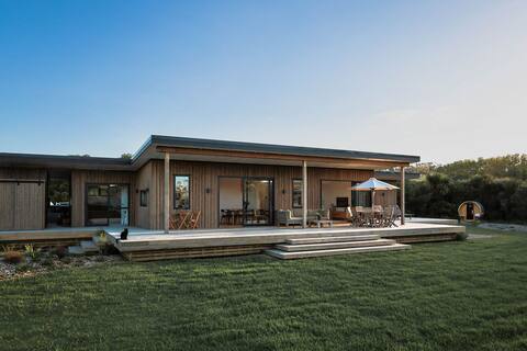Coastal Oasis-Sauna & ice bath/heated tub