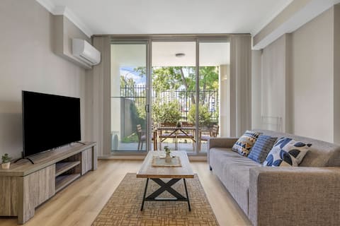 New timber floor 2BR W/ big balcony + PKG